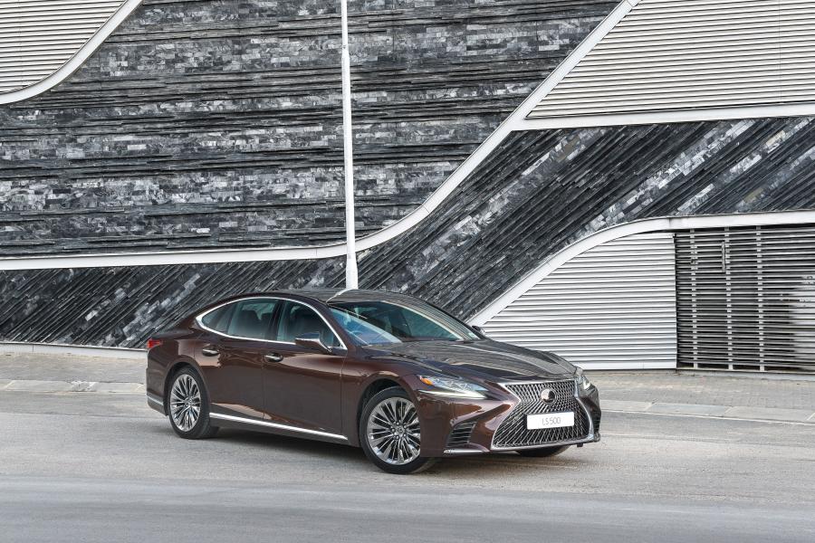  Lexus LS500 2018 года  (ZA) (фото 11 из 46)